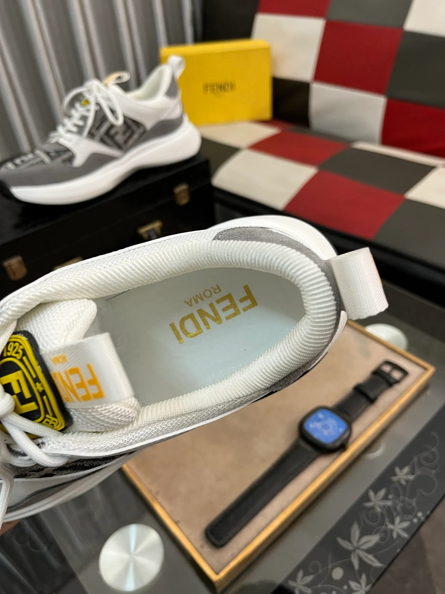 Men's shoes 💰458⌚️⌚️FENDI "FENDI" Regular size: 38-44 (casual shoes) Product materials: Selected cowhide upper, soft sheepskin lining; original outsole. 6️⃣colors available